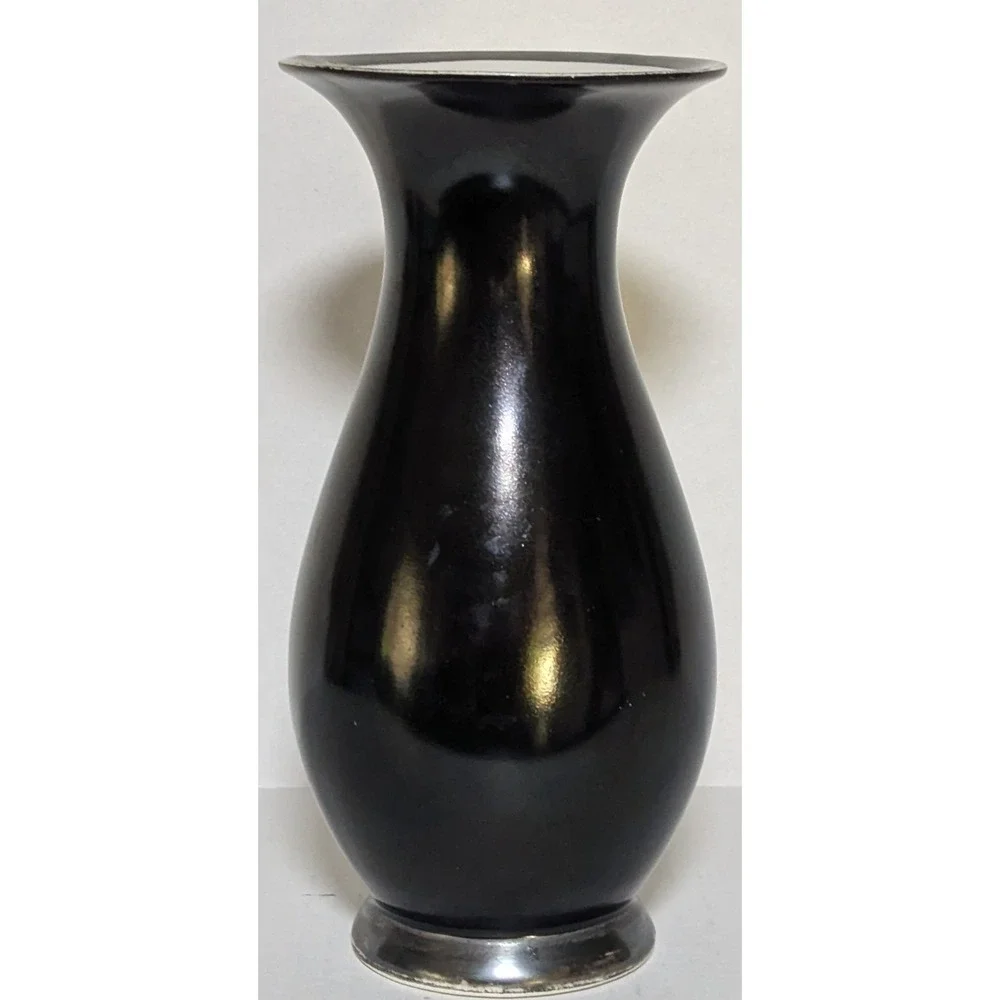 Johann Seltmann Vohenstrauß, Bavaria, Hand-Painted Porcelain Vase 1901 - 1932